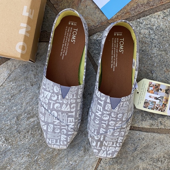 Toms Grey Chambray Ten Year Anniversary - Picture 3 of 12